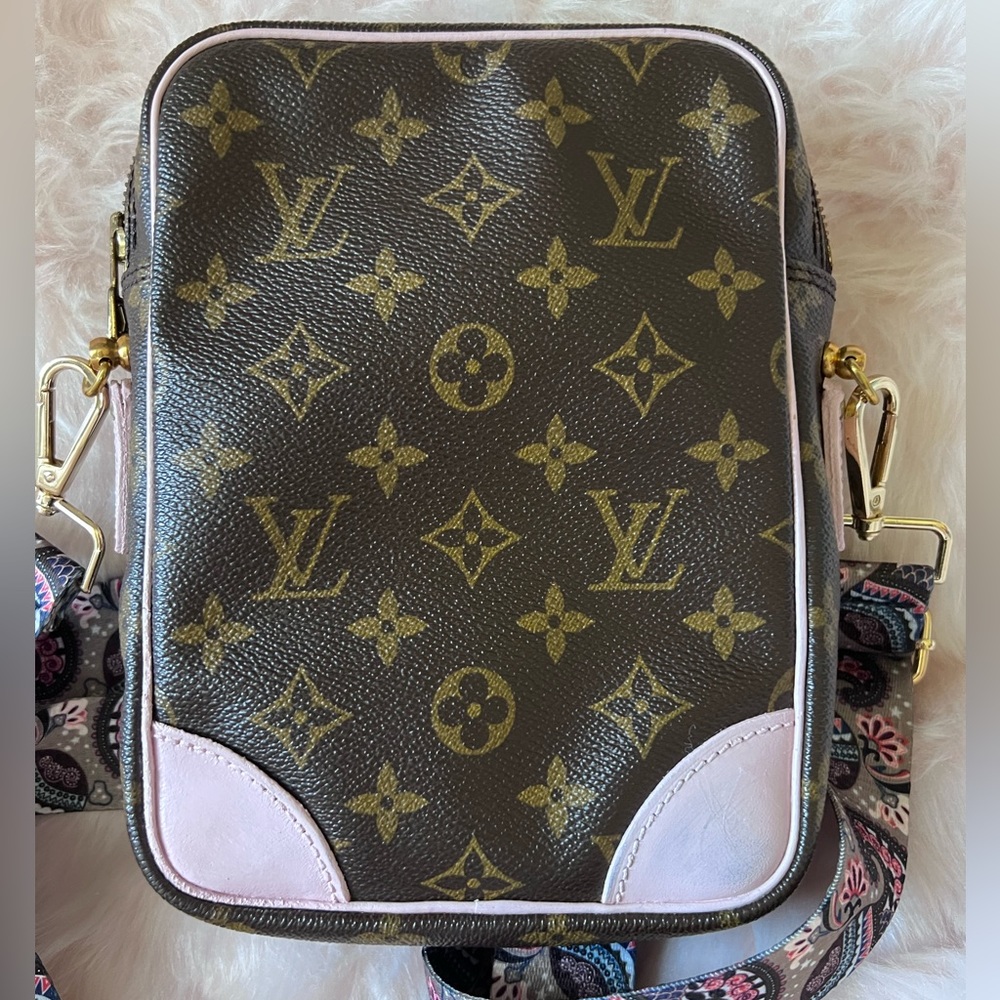 Authentic Louis Vuitton Amazon Shoulder bag